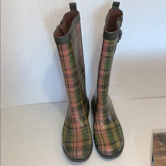 SALE!! ⚡️host pick⚡️Welly Rubber boots size 5 plaid boots - Picture 11 of 11